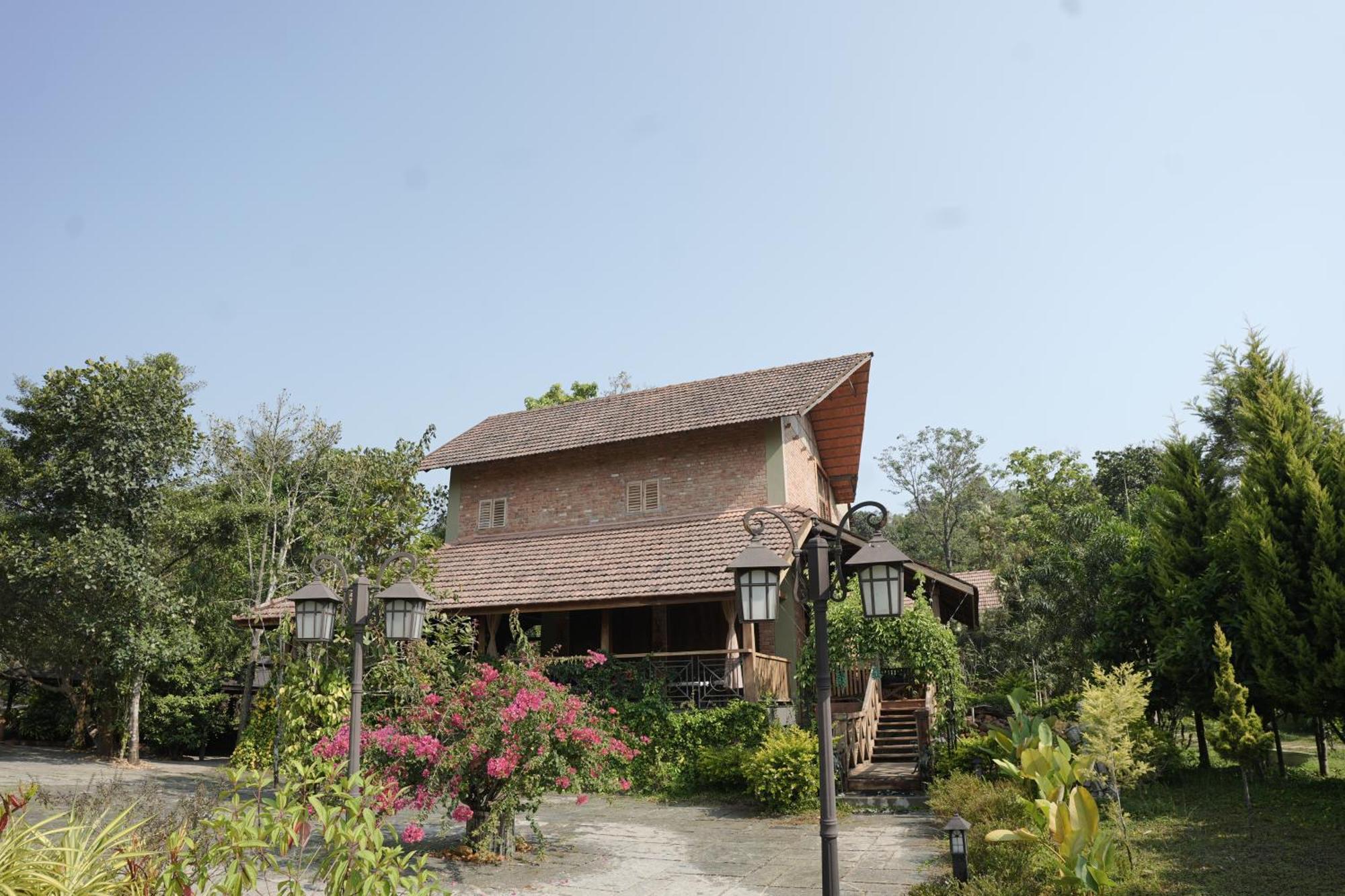 הוילה ויטירי Barsati Ranches מראה חיצוני תמונה